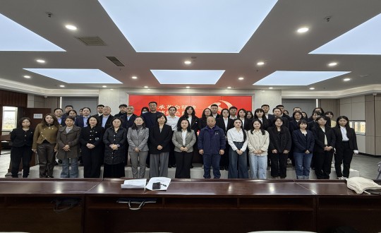 2024年10月18日，，，，集团党委联合长发担保党支部加入了由向阳区党群效劳中心开展的“传承革命精神 赓续红色血脉”公益党课_副本.jpg